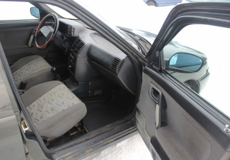 Подержанный автомобиль LADA (ВАЗ) 2112 2006 года (8 фото)