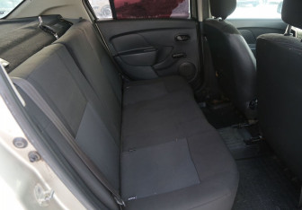 Подержанный автомобиль Renault Logan Sedan 2019 года (11 фото)