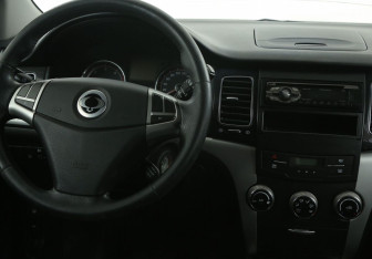 Подержанный автомобиль SsangYong Actyon 2012 года (14 фото)