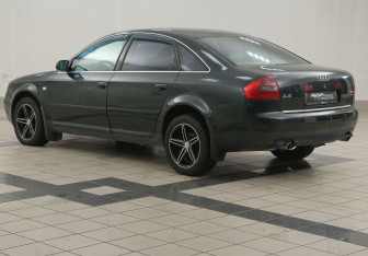 Подержанный автомобиль Audi A6 Sedan 2002 года (2 фото)