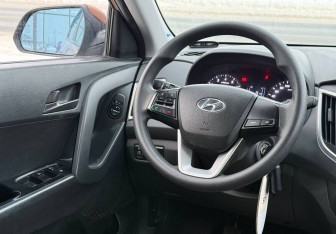 Подержанный автомобиль Hyundai Creta 2017 года (11 фото)