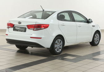 Подержанный автомобиль Kia Rio Sedan 2016 года (4 фото)