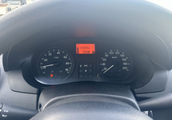 Подержанный автомобиль Renault Logan Sedan 2007 года (14 фото)