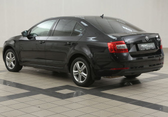 Подержанный автомобиль Skoda Octavia Liftback 2019 года (2 фото)