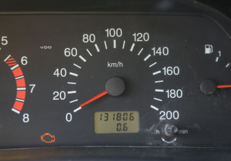 Подержанный автомобиль Chevrolet Niva 2010 года (17 фото)