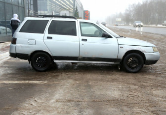 Подержанный автомобиль LADA (ВАЗ) 2111 2002 года (7 фото)