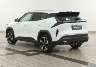Подержанный автомобиль Geely Atlas 2023 года (2 фото)