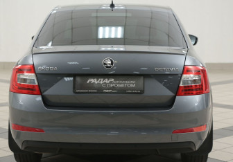 Подержанный автомобиль Skoda Octavia Liftback 2016 года (3 фото)