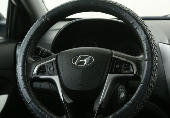 Подержанный автомобиль Hyundai Solaris Sedan 2014 года (16 фото)