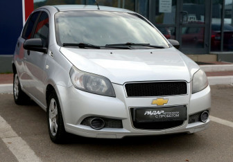 Подержанный автомобиль Chevrolet Aveo Hatchback 2011 года (1 фото)
