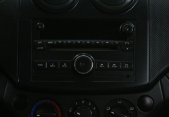 Подержанный автомобиль Chevrolet Aveo Sedan 2007 года (13 фото)