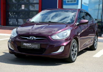 Подержанный автомобиль Hyundai Solaris Sedan 2013 года (3 фото)