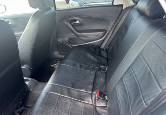 Подержанный автомобиль Volkswagen Polo Sedan 2013 года (12 фото)