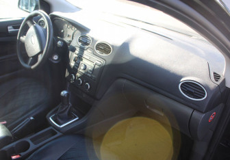 Подержанный автомобиль Ford Focus Wagon 2006 года (10 фото)