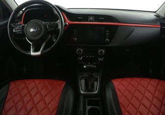 Подержанный автомобиль Kia Rio Hatchback 2021 года (22 фото)