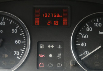 Подержанный автомобиль Renault Logan Sedan 2011 года (17 фото)