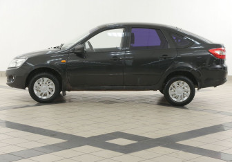 Подержанный автомобиль LADA (ВАЗ) Granta Liftback 2015 года (7 фото)