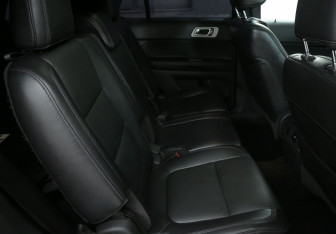 Подержанный автомобиль Ford Explorer 2011 года (11 фото)