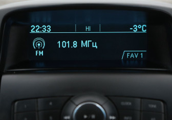 Подержанный автомобиль Chevrolet Orlando 2012 года (15 фото)