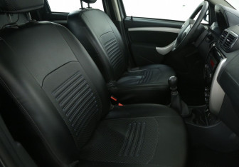 Подержанный автомобиль Nissan Terrano 2014 года (10 фото)