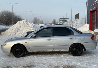 Подержанный автомобиль Kia Spectra Sedan 2007 года (5 фото)