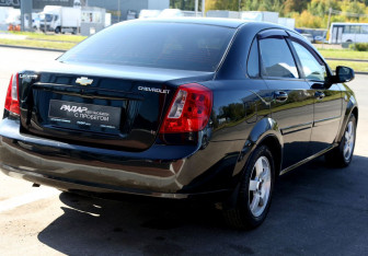 Подержанный автомобиль Chevrolet Lacetti Wagon 2005 года (6 фото)