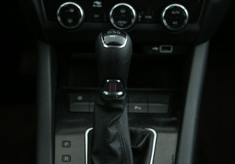 Подержанный автомобиль Skoda Octavia Liftback 2018 года (15 фото)