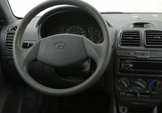 Подержанный автомобиль Hyundai Accent Sedan 2008 года (14 фото)