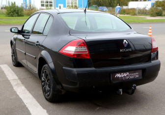 Подержанный автомобиль Renault Megane Sedan 2008 года (4 фото)