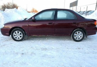 Подержанный автомобиль Kia Spectra Sedan 2008 года (8 фото)