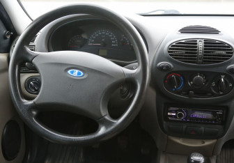 Подержанный автомобиль LADA (ВАЗ) Kalina Sedan 2010 года (14 фото)