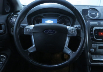 Подержанный автомобиль Ford Mondeo Sedan 2008 года (10 фото)