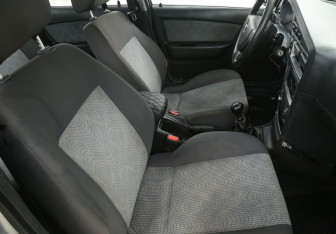 Подержанный автомобиль Daewoo Nexia Sedan 2010 года (10 фото)