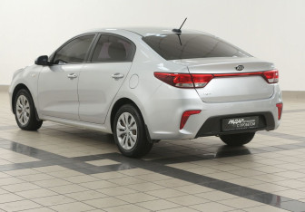 Подержанный автомобиль Kia Rio Sedan 2018 года (4 фото)
