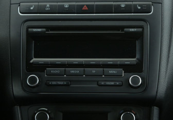 Подержанный автомобиль Volkswagen Polo Sedan 2012 года (13 фото)