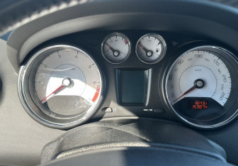 Подержанный автомобиль Peugeot 308 Hatchback 2011 года (10 фото)