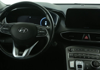Подержанный автомобиль Hyundai Santa Fe 2022 года (14 фото)