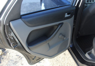 Подержанный автомобиль Ford Focus Sedan 2009 года (11 фото)