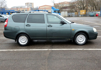 Подержанный автомобиль LADA (ВАЗ) Priora Wagon 2010 года (7 фото)