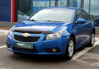 Подержанный автомобиль Chevrolet Cruze Sedan 2011 года (3 фото)