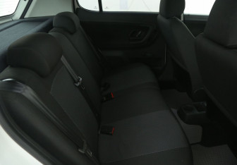 Подержанный автомобиль Skoda Fabia Hatchback 2014 года (11 фото)
