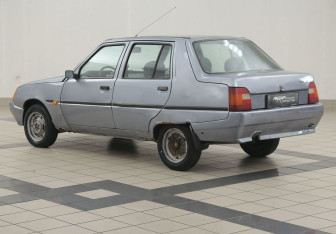 Подержанный автомобиль ЗАЗ 1103 «Славута» 2006 года (2 фото)