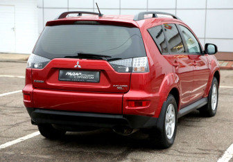 Подержанный автомобиль Mitsubishi Outlander 2011 года (6 фото)