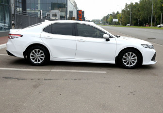 Подержанный автомобиль Toyota Camry Sedan 2018 года (7 фото)