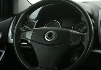 Подержанный автомобиль SsangYong Actyon 2014 года (17 фото)