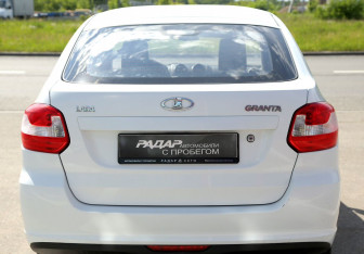 Подержанный автомобиль LADA (ВАЗ) Granta Liftback 2015 года (5 фото)