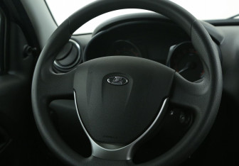 Подержанный автомобиль LADA (ВАЗ) Granta Sedan 2021 года (16 фото)