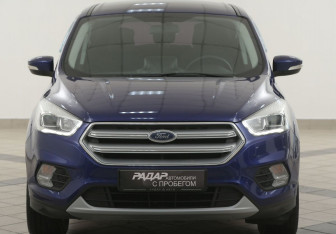 Подержанный автомобиль Ford Kuga 2017 года (6 фото)
