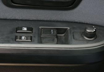 Подержанный автомобиль Suzuki Grand Vitara 2006 года (18 фото)