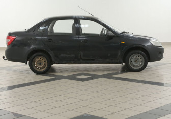 Подержанный автомобиль LADA (ВАЗ) Granta Sedan 2013 года (5 фото)